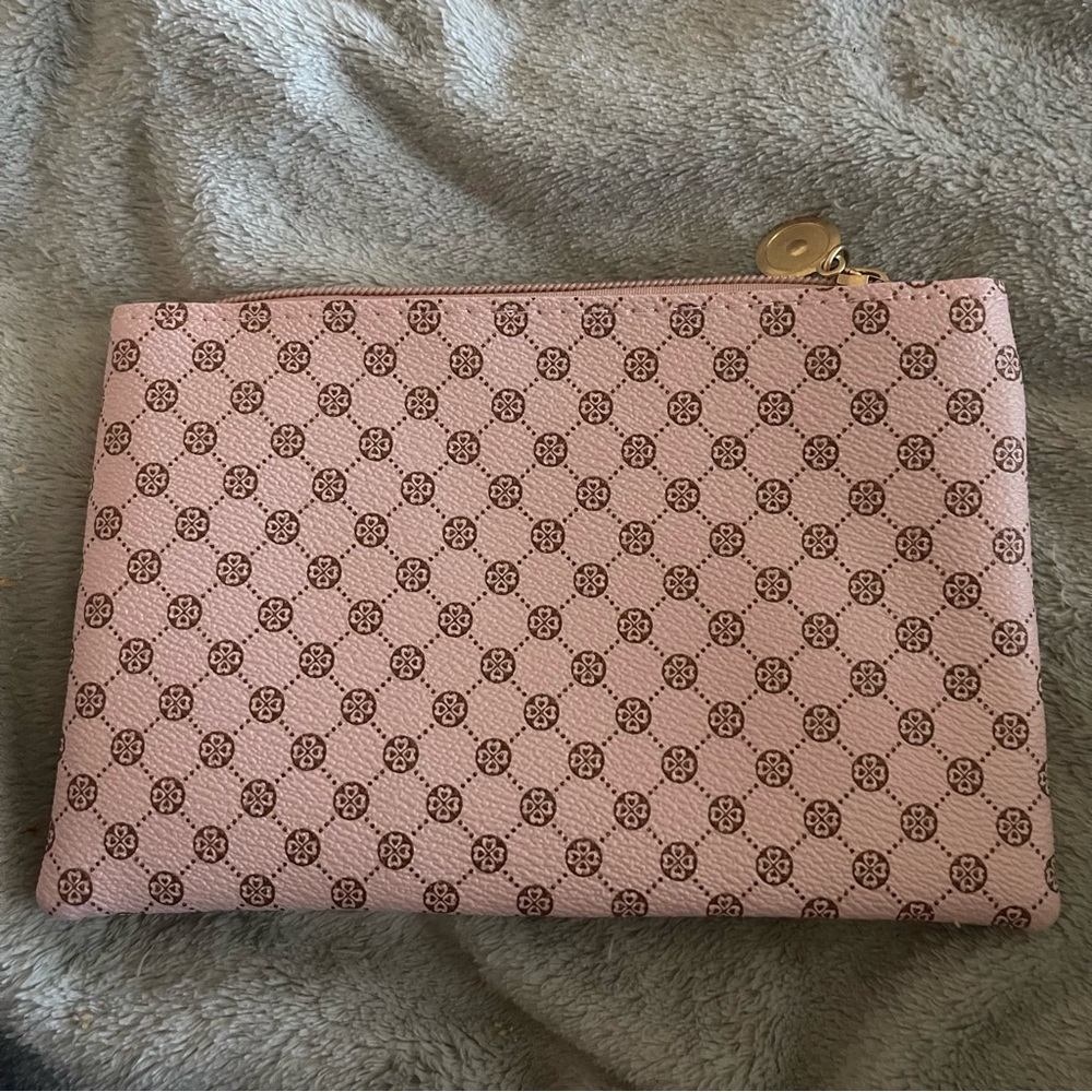 New Baby Pink Celtic Pattern Faux Leather Gold Hardware Clutch Wristlet Large - Picture 11 of 11